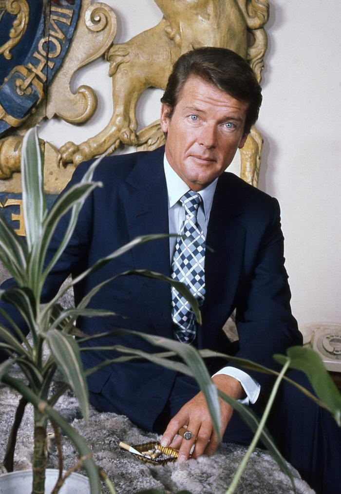 Sir Roger Moore 10 Allan Warren